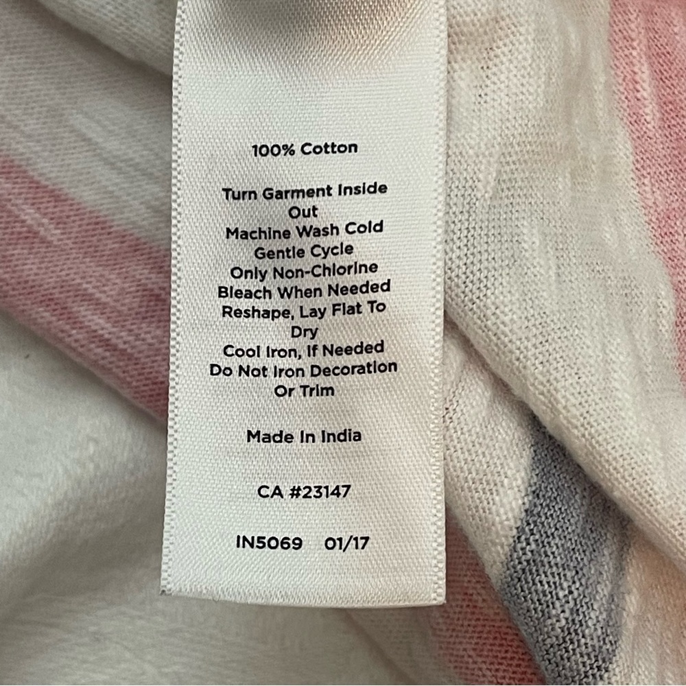 ❤️2/$15 or 3/$21❤️Talbots S/S Multi-colored  Striped Sequin Top, Size XS - Picture 9 of 10